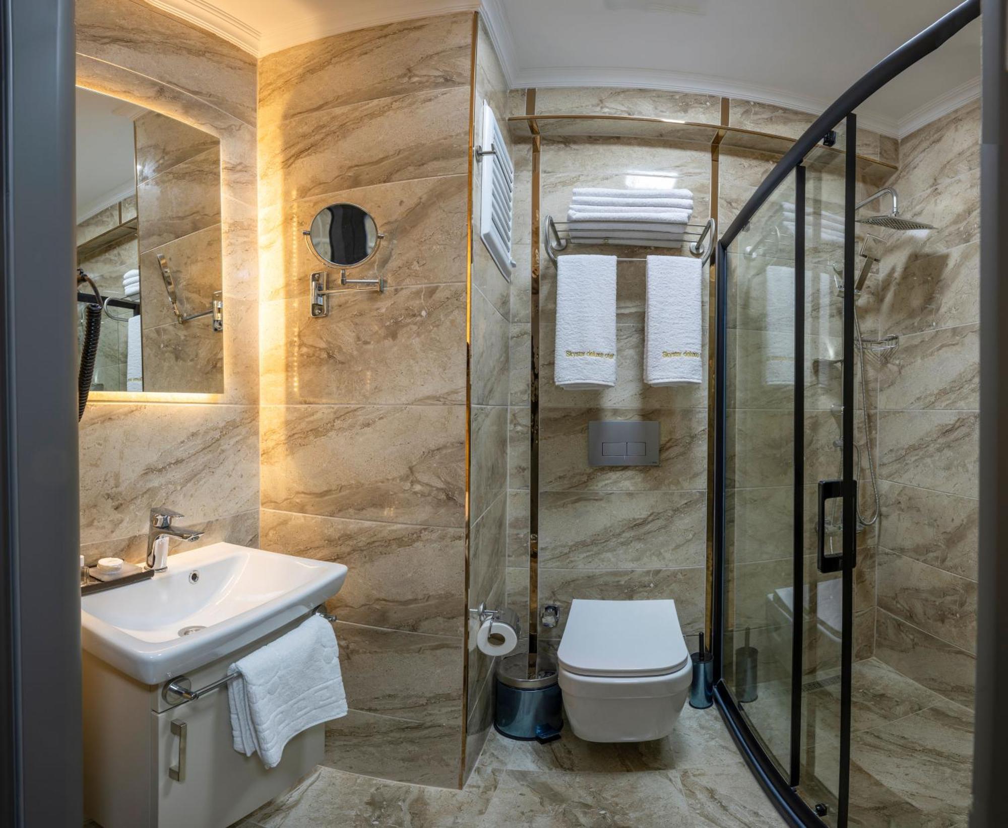 Skystar Deluxe Hotel Istanbul Exterior photo